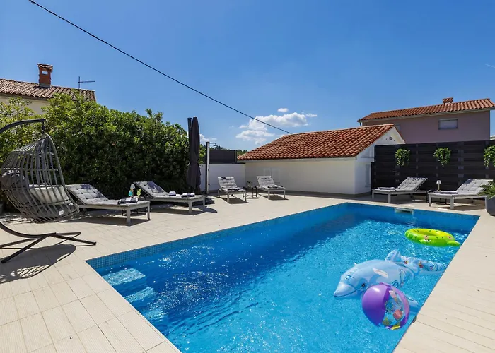 Сasa de vacaciones Albona Luna By Interhome
