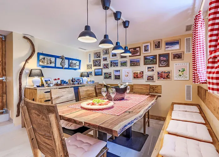 Albona Luna By Interhome Сasa de vacaciones Raša